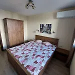 делукс 2 * Burgas