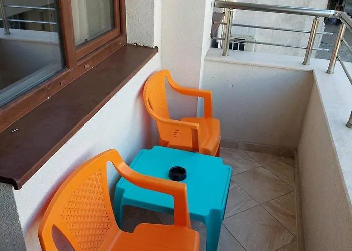 делукс 2 * Бургас